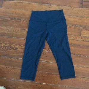 Lululemon align 17” crop size 8